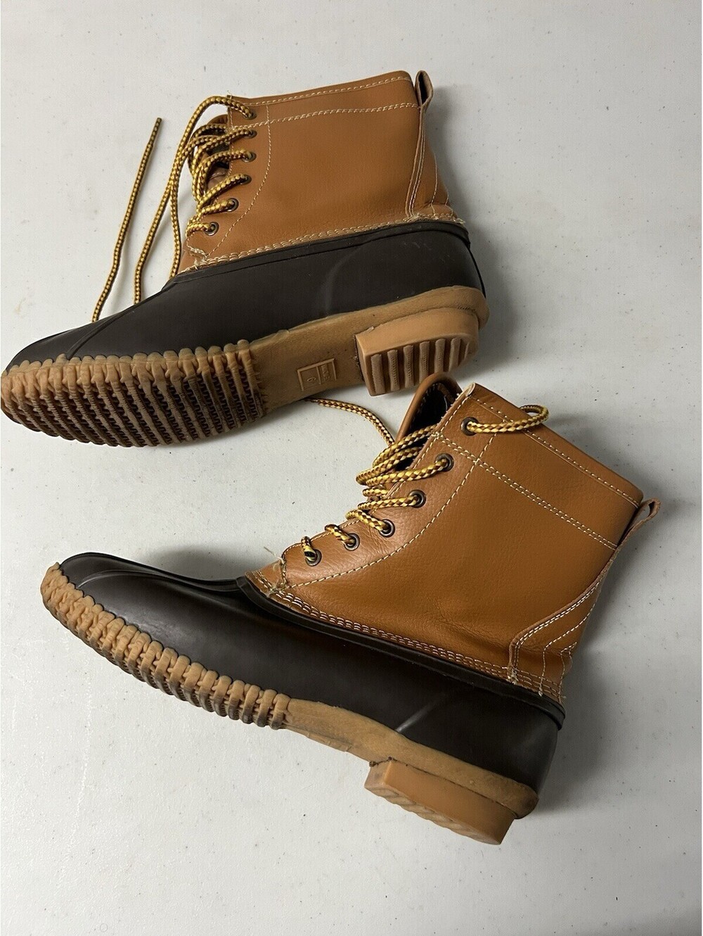 Women’s snowshoes waterproof insulated size 9 leather and man-made materials